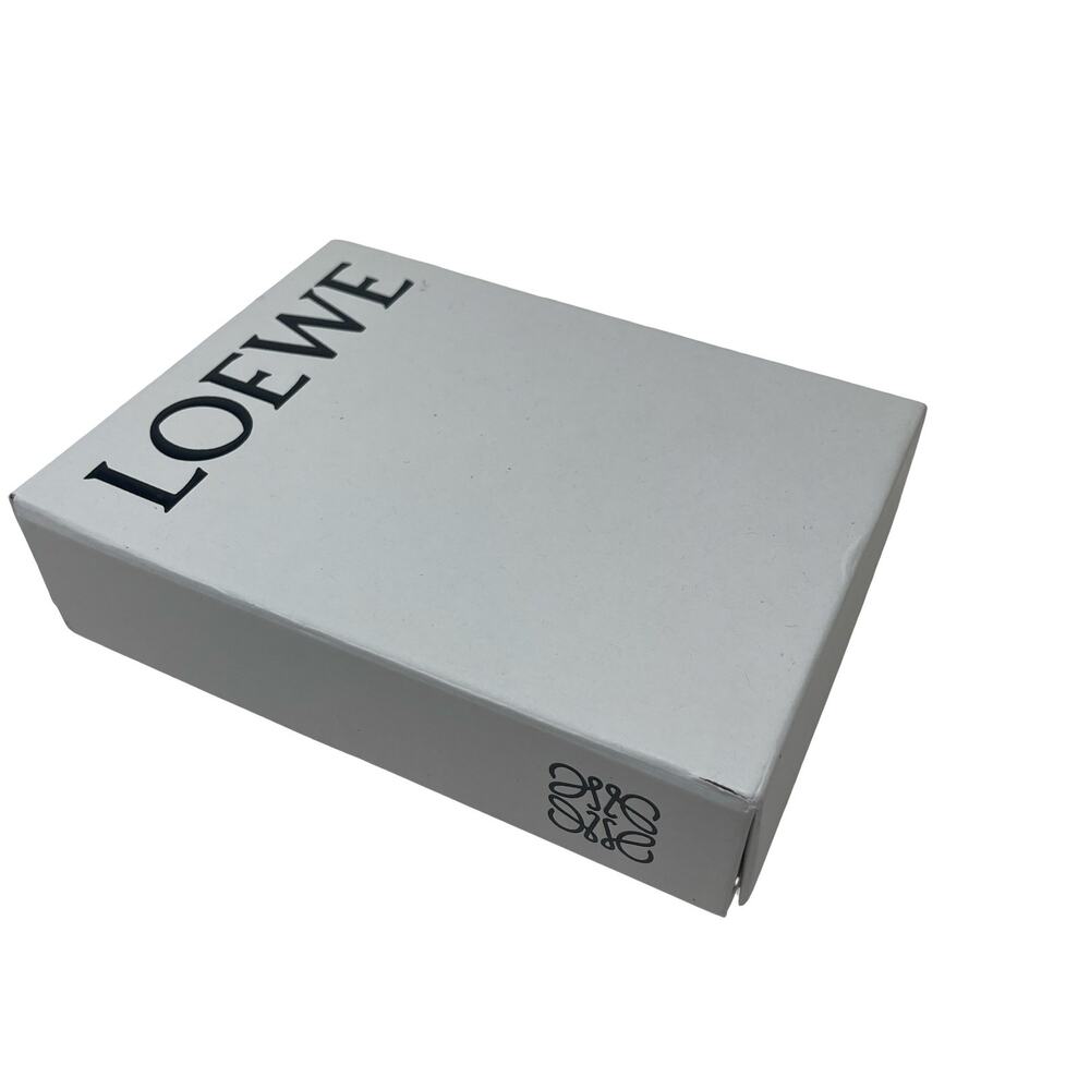 Loewe 7x6 white rectangular empty box